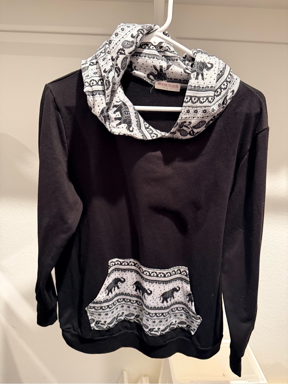 Black Women's Hooded Pullover Sweater with Printed Accents